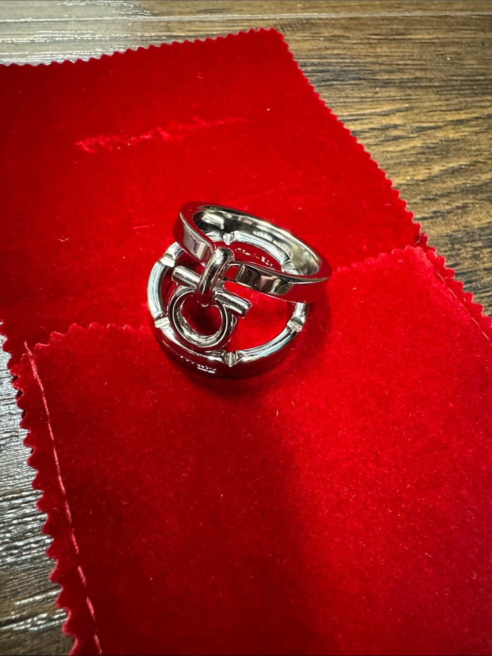 Sterling Silver Scarf Interlock Ring - Shiny Silver Women's Fashion Ring